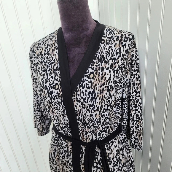 Women's Short Wrap Belted Dressing Robe Leopard Print Stretch Gray Black L - Picture 4 of 13